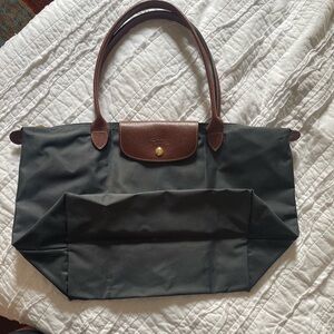 Grey longchamp tote